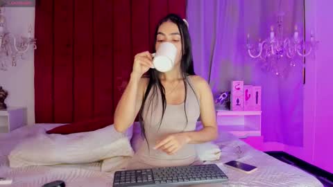 Snapshot of selenee__ chatting on November 2025 02:21:02 PM Selenee online show from November 2025 02:21:02 PM