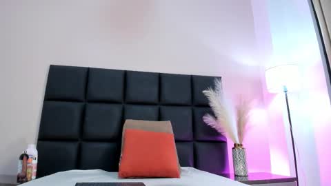 Selene Lujan online show from December 2025 11:48:01 AM