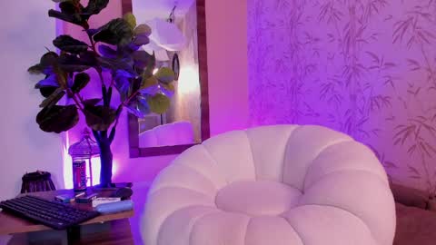 selenenorth online show from April 2026 04:12:02 AM