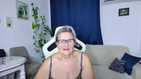Selenna online show from February 2026 06:17:02 PM