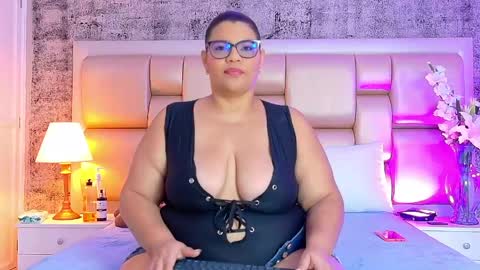Snapshot of selennacooper chatting on May 2026 11:48:01 AM Selenna Cooper online show from May 2026 11:48:01 AM