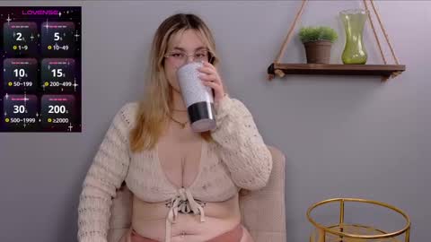 Snapshot of selina_thick chatting on January 2025 04:10:02 AM Selina Mae online show from January 2025 04:10:02 AM