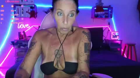Snapshot of selvaggia_del_caribe chatting on January 2025 10:19:01 PM Selvaggia Del Caribe online show from January 2025 10:19:01 PM