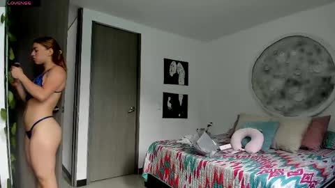 Snapshot of selyn_ chatting on April 2026 12:11:02 PM Selyn online show from April 2026 12:11:02 PM