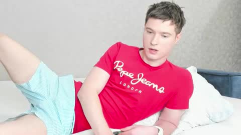 Semyon online show from December 2025 06:59:02 PM