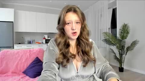 Ami online show from November 2025 12:27:02 PM