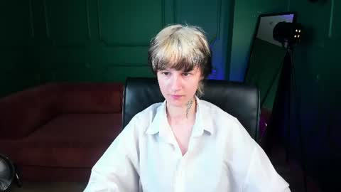 Snapshot of senpai_sins chatting on July 2026 02:24:02 PM Shigo online show from July 2026 02:24:02 PM
