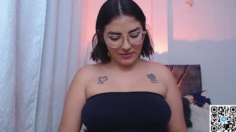 Snapshot of sensual_flame chatting on December 2024 07:14:01 AM Camille and sophie online show from December 2024 07:14:01 AM