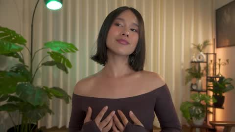 Snapshot of sensualcherry_ chatting on December 2024 11:13:01 PM Maria- OF sensual bee online show from December 2024 11:13:01 PM