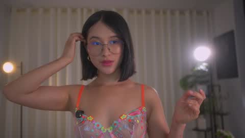 Snapshot of sensualcherry_ chatting on January 2025 02:11:02 AM Maria- OF sensual bee online show from January 2025 02:11:02 AM