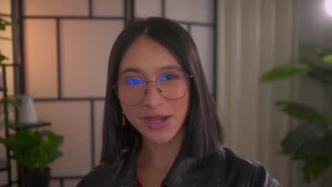 Snapshot of sensualcherry_ chatting on January 2025 04:28:01 AM Maria- OF sensual bee online show from January 2025 04:28:01 AM