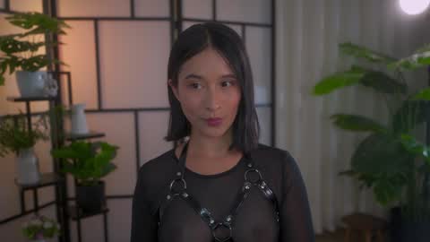 Snapshot of sensualcherry_ chatting on January 2025 12:17:02 AM Maria- OF sensual bee online show from January 2025 12:17:02 AM