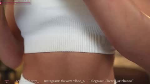 Snapshot of sensualcherry_ chatting on September 2025 11:38:02 PM Maria- OF sensual bee online show from September 2025 11:38:02 PM