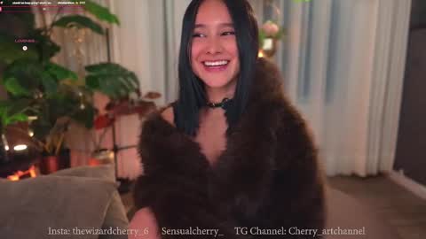 Snapshot of sensualcherry_ chatting on November 2025 12:55:01 AM Maria- OF sensual bee online show from November 2025 12:55:01 AM