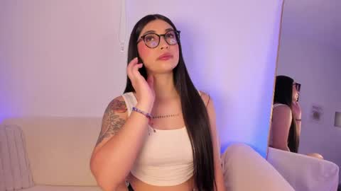 Snapshot of sensualhaven_ chatting on May 2026 06:03:01 PM sensualhaven_ online show from May 2026 06:03:01 PM