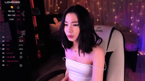 Snapshot of sensualily chatting on December 2024 08:25:02 PM Kiki online show from December 2024 08:25:02 PM