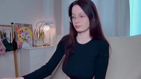 sensuallucy233 online show from June 2026 10:40:01 AM