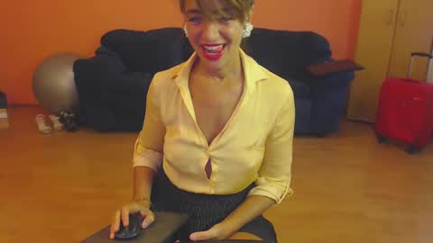 Snapshot of sensualmyra chatting on September 2025 12:43:02 PM sensualmyra online show from September 2025 12:43:02 PM