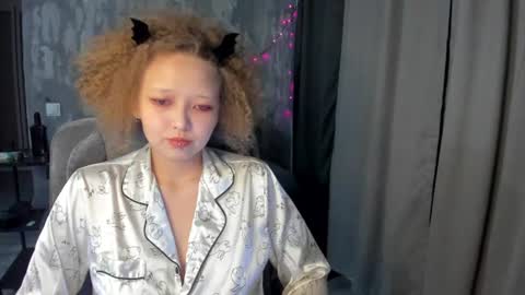 senya_sol online show from June 2026 10:48:02 PM