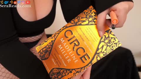 SeraReads online show from November 2025 02:38:01 PM