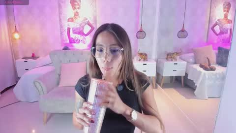 Snapshot of serena___ chatting on November 2025 03:17:01 AM serena___ online show from November 2025 03:17:01 AM