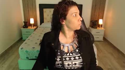 Snapshot of serena_houstonn chatting on November 2025 11:09:02 AM Serena online show from November 2025 11:09:02 AM