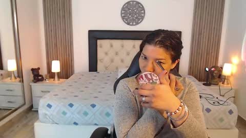 Snapshot of serena_houstonn chatting on December 2025 11:36:02 AM Serena online show from December 2025 11:36:02 AM