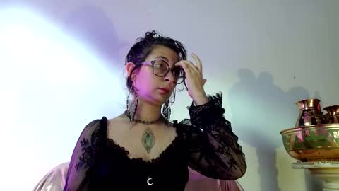 Snapshot of serena_xyz chatting on December 2025 06:24:02 PM Serena Xyz online show from December 2025 06:24:02 PM