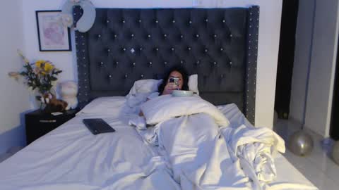 Snapshot of serenaroussee chatting on January 2025 04:36:02 AM sararoussee online show from January 2025 04:36:02 AM