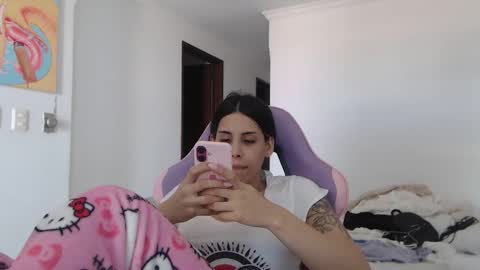 Snapshot of serenaroussee chatting on April 2026 06:14:02 PM sararoussee online show from April 2026 06:14:02 PM