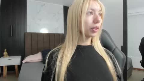 Snapshot of serene_waves chatting on September 2025 12:41:02 PM Serene online show from September 2025 12:41:02 PM