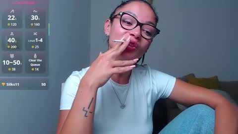 Snapshot of serenesophi chatting on October 2025 03:48:02 AM SereneSophi online show from October 2025 03:48:02 AM