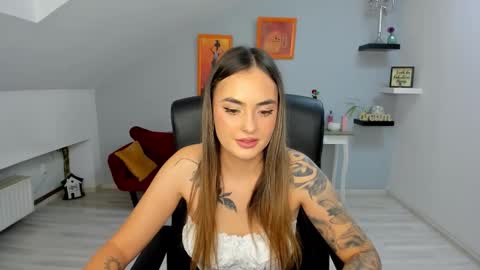 serenlys online show from November 2025 05:12:01 PM