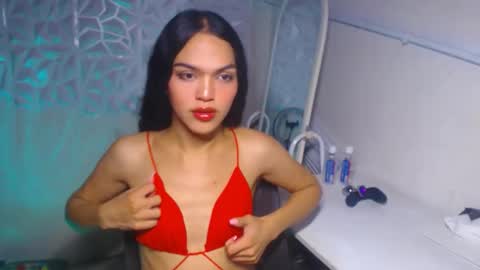 Bella online show from November 2025 05:23:02 PM