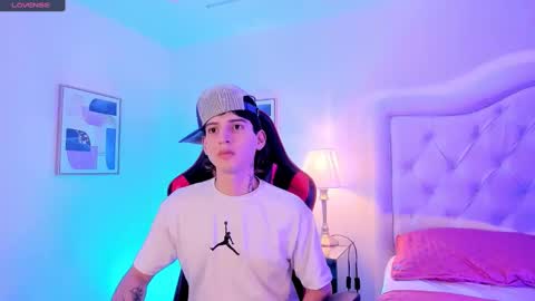 sett_and_gwen online show from February 2025 11:04:01 PM