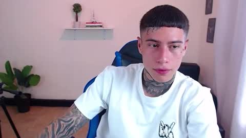 Snapshot of setthomas chatting on October 2025 03:45:02 PM Thomas online show from October 2025 03:45:02 PM