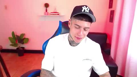 Snapshot of setthomas chatting on November 2025 02:40:02 PM Thomas online show from November 2025 02:40:02 PM