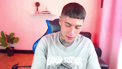 Snapshot of setthomas chatting on November 2025 03:45:02 PM Thomas online show from November 2025 03:45:02 PM