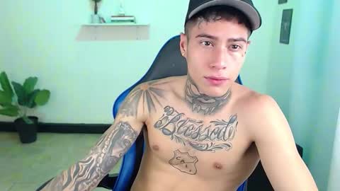 Snapshot of setthomas chatting on November 2025 02:28:02 PM Thomas online show from November 2025 02:28:02 PM