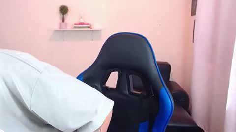 Snapshot of setthomas chatting on December 2025 03:06:01 PM Thomas online show from December 2025 03:06:01 PM