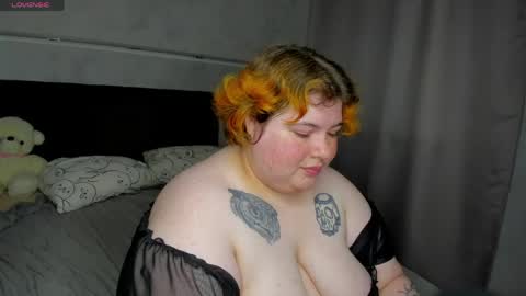 Snapshot of sew_sunny chatting on June 2026 01:06:01 AM Sew online show from June 2026 01:06:01 AM