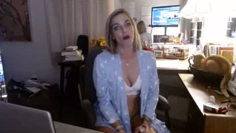 Snapshot of sexi_chrisly chatting on November 2025 04:44:02 AM Sexi Chrisly online show from November 2025 04:44:02 AM