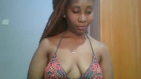 Snapshot of sexie_curvie chatting on February 2025 03:01:02 PM Maggie online show from February 2025 03:01:02 PM