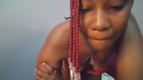 Snapshot of sexie_curvie chatting on March 2025 04:06:01 AM Maggie online show from March 2025 04:06:01 AM