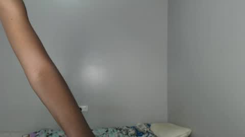 Snapshot of sexiestpunani chatting on June 2026 01:03:01 AM petite baby online show from June 2026 01:03:01 AM