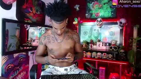 Snapshot of sexo_aharon chatting on November 2025 03:01:02 AM Aharon ravelo online show from November 2025 03:01:02 AM