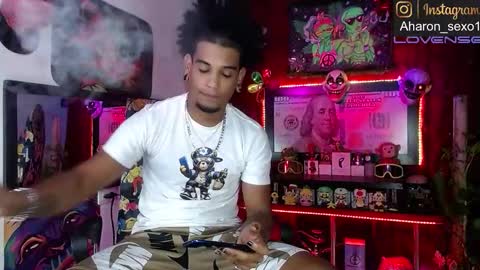 Snapshot of sexo_aharon chatting on December 2025 04:40:02 AM Aharon ravelo online show from December 2025 04:40:02 AM