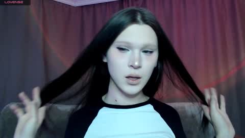 Snapshot of sexpired_princess chatting on February 2025 03:31:02 AM Nextdoor Princess online show from February 2025 03:31:02 AM