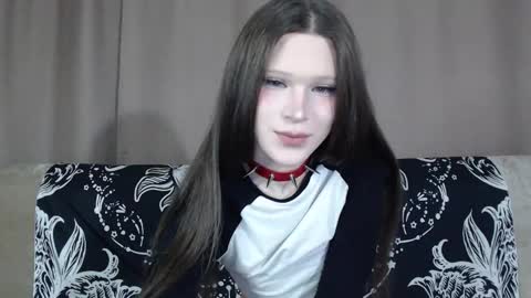 Snapshot of sexpired_princess chatting on October 2025 02:32:02 AM Nextdoor Princess online show from October 2025 02:32:02 AM