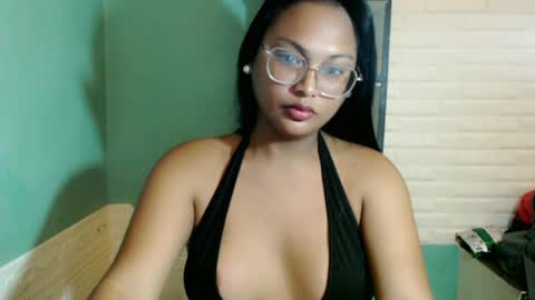 Snapshot of sexuallyattractive_mae chatting on June 2026 09:06:02 AM sexuallyattractive_mae online show from June 2026 09:06:02 AM